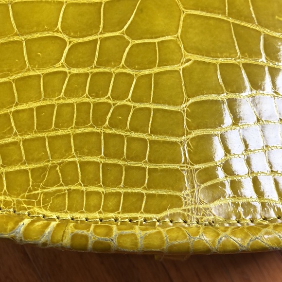 Croc embossed real leather crossbody bag - Picture 4 of 7